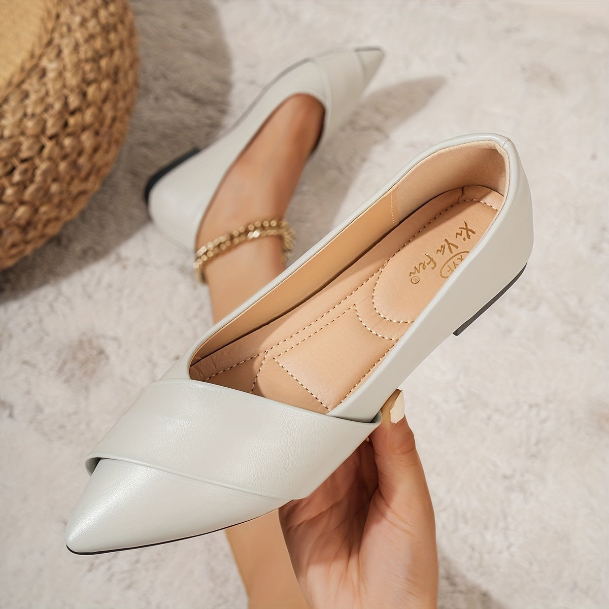 Women's Black Pointed Toe Slip-On Ballet Flats with Mary-Jane Style for Fall