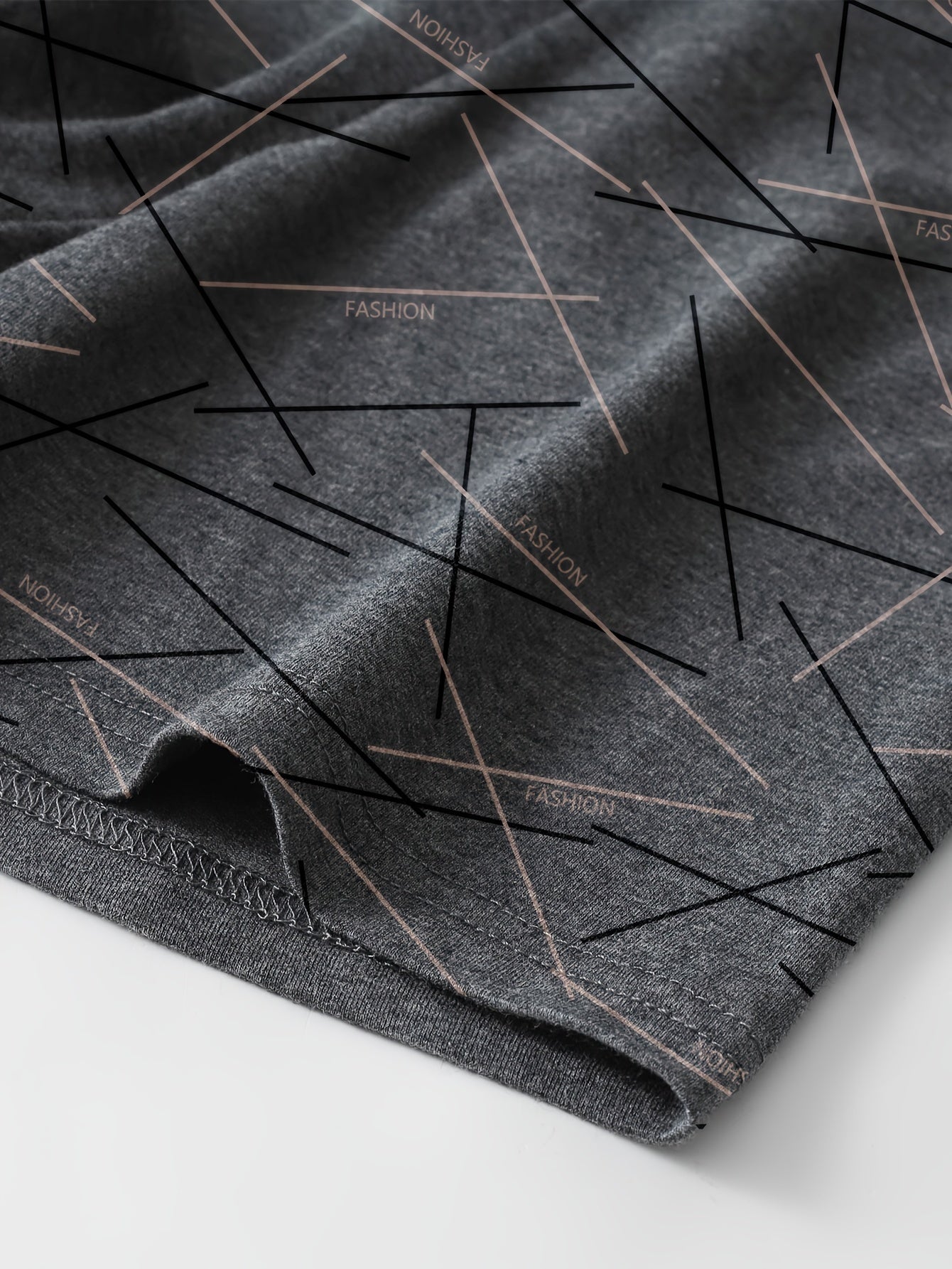 Erkaklar uchun 4 ta ichki kiyim va sport shimlari, bosma va astarli dizaynlar bilan, to'rt burchakli shortlar va qulay, teriga do'st va nafas oladigan uzun to'g'ri shimlarni o'z ichiga oladi.