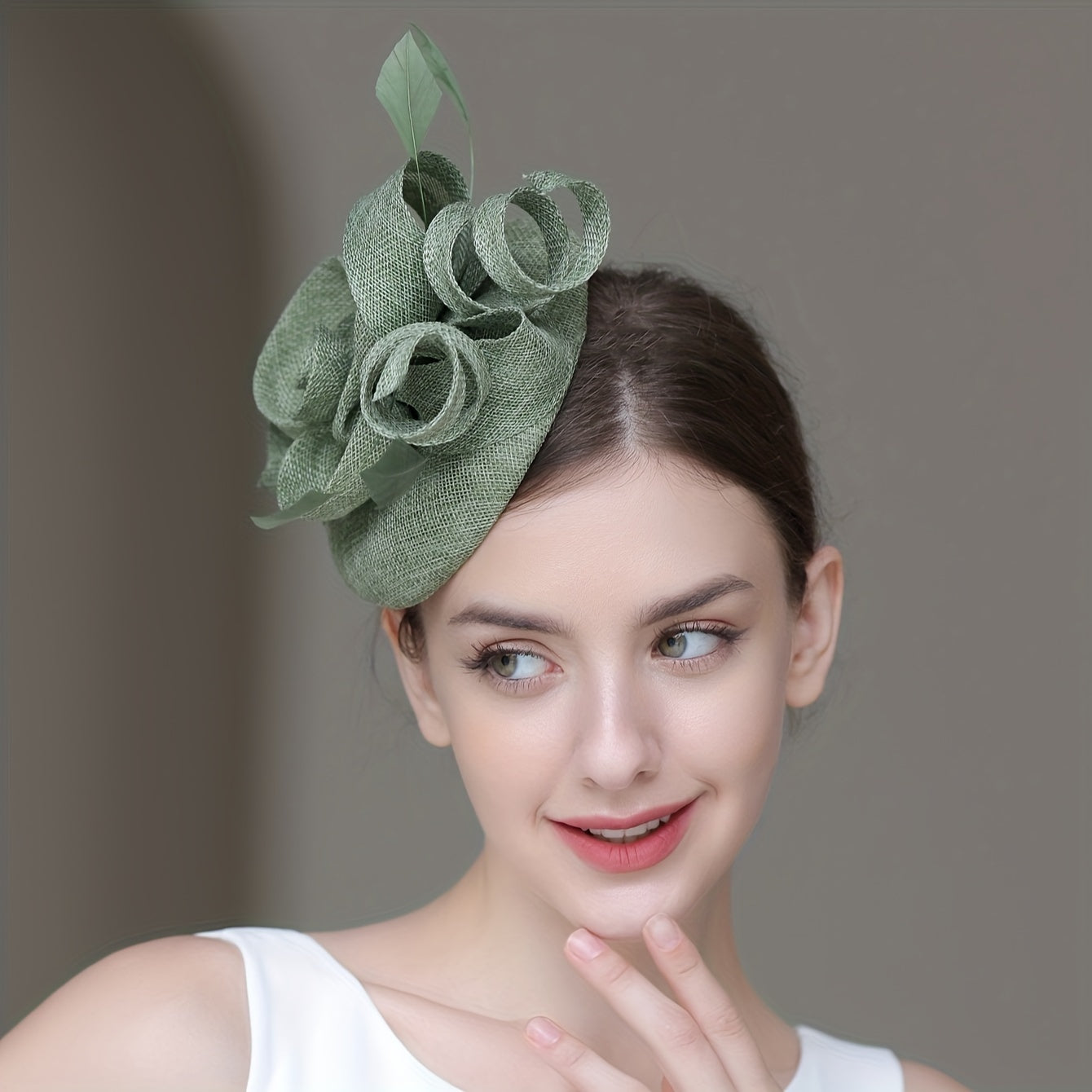 Ayollar uchun vintage linen yuqori qalpoq va sun'iy mo'ynali soch aksessuari