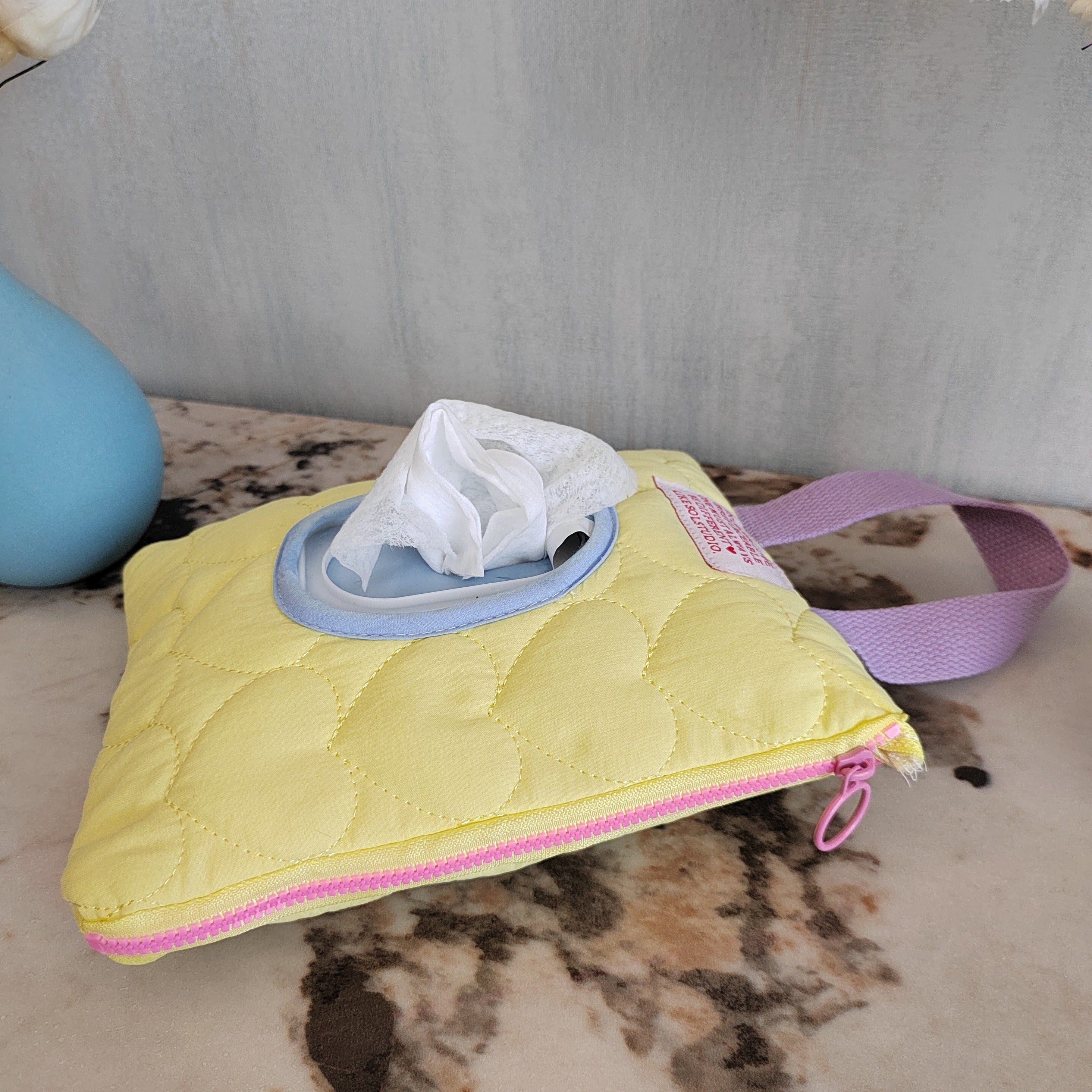 Travel-Friendly Tissue Storage Bag with Flip-Top Lid for Wet Wipes and Car Tissues