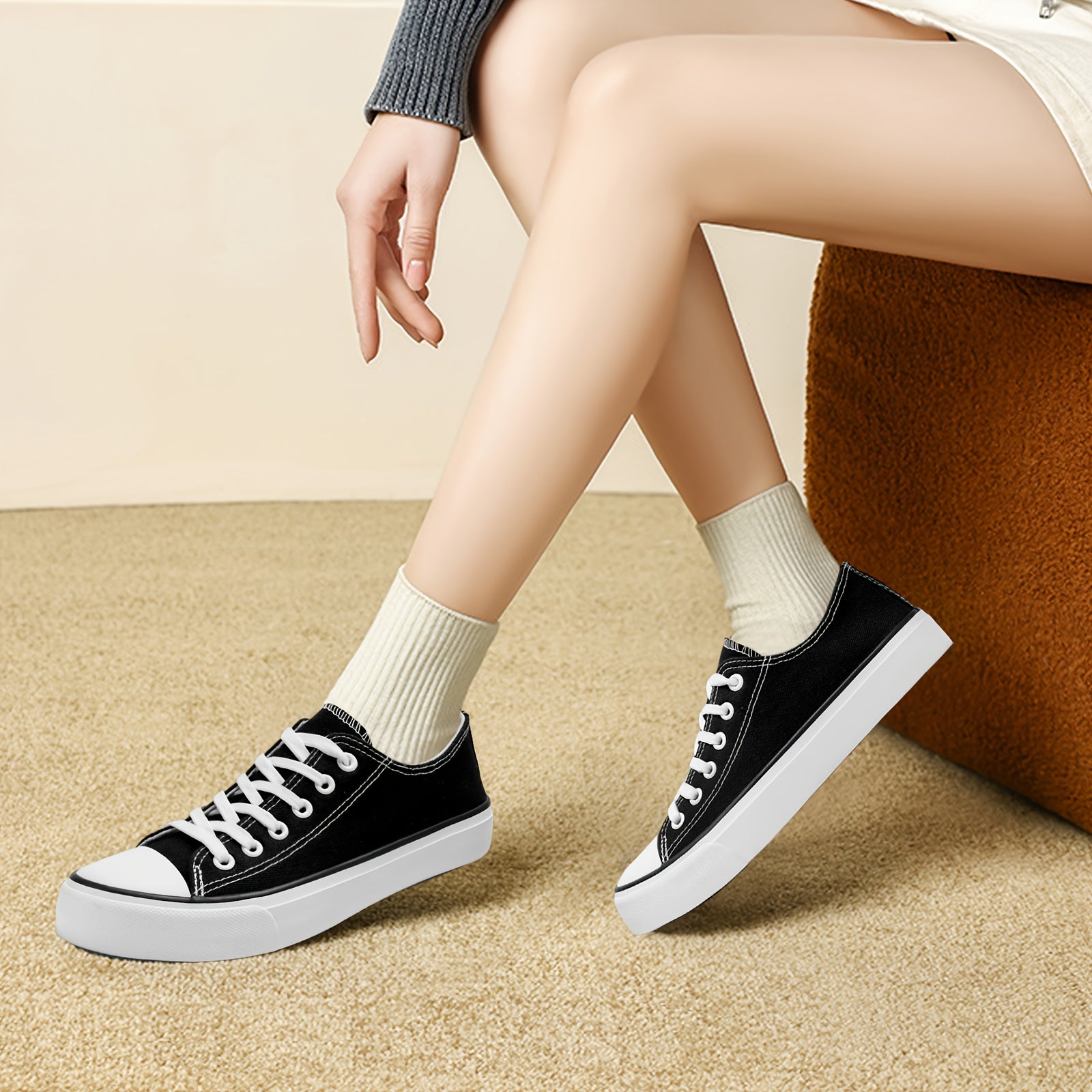 Women's Lightweight Low-Top Sneakers with Cushioned Insole and Non-Slip Sole