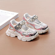 "Девочковые туфли лета 2024 года имеют дышащую толстую подошву и однослойный сетчатый дизайн."