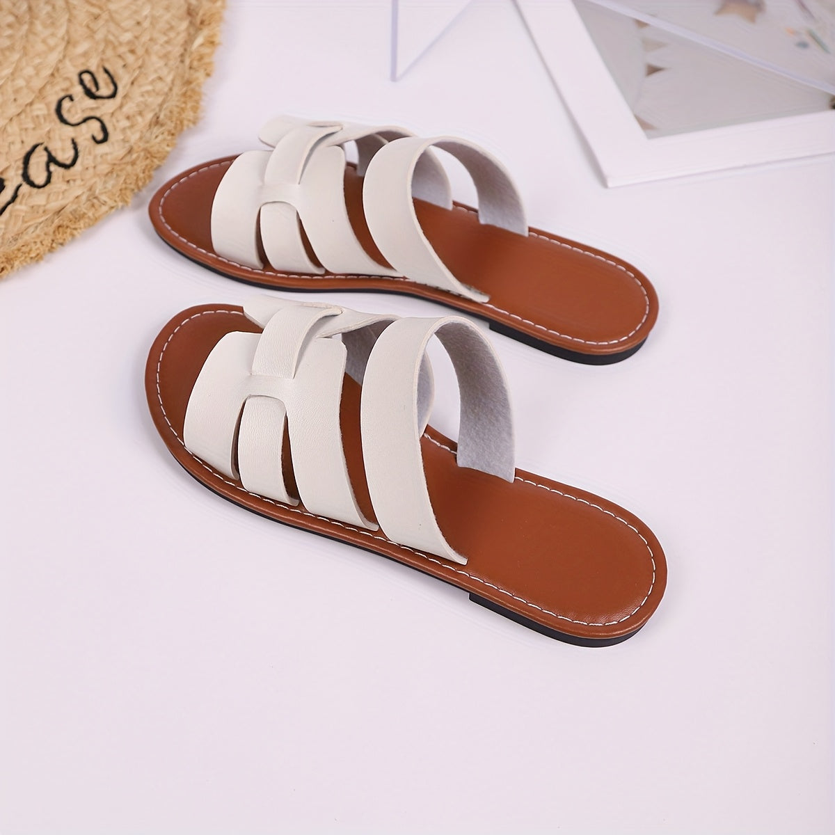 Ayollar uchun keng model ochiq barmoqli tekis sandalki, nafas oladigan strapli yozgi plyaj uchun