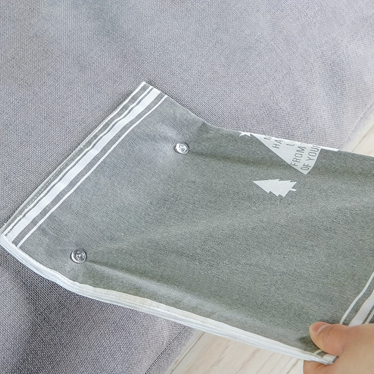 Set of 20 Stainless Steel Twisted Nails with Transparent Spiral Push Pins for Bed Sheets