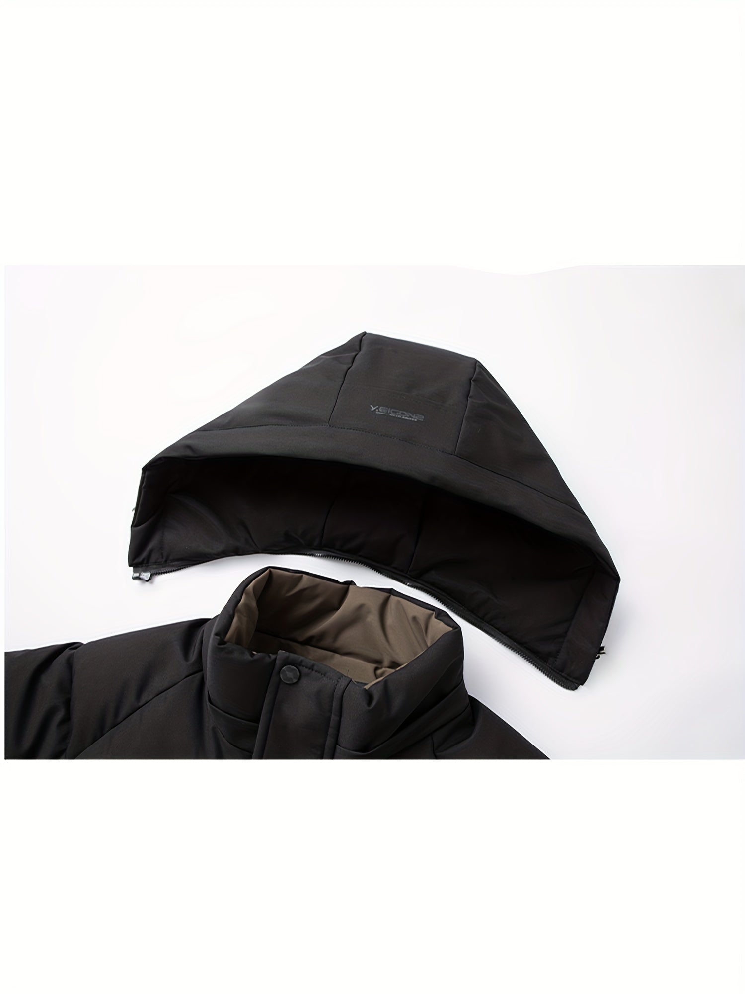 Chaqueta de invierno ligera y transpirable para hombre con capucha y detalle de cremallera