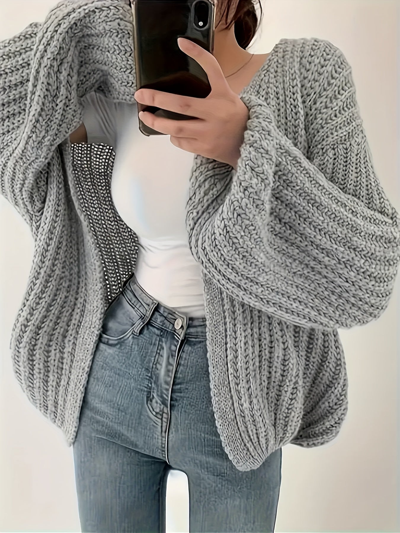 Ayollar uchun keng hajmli yengil kulrang kardigan, uzun yengli ochiq oldi sviter