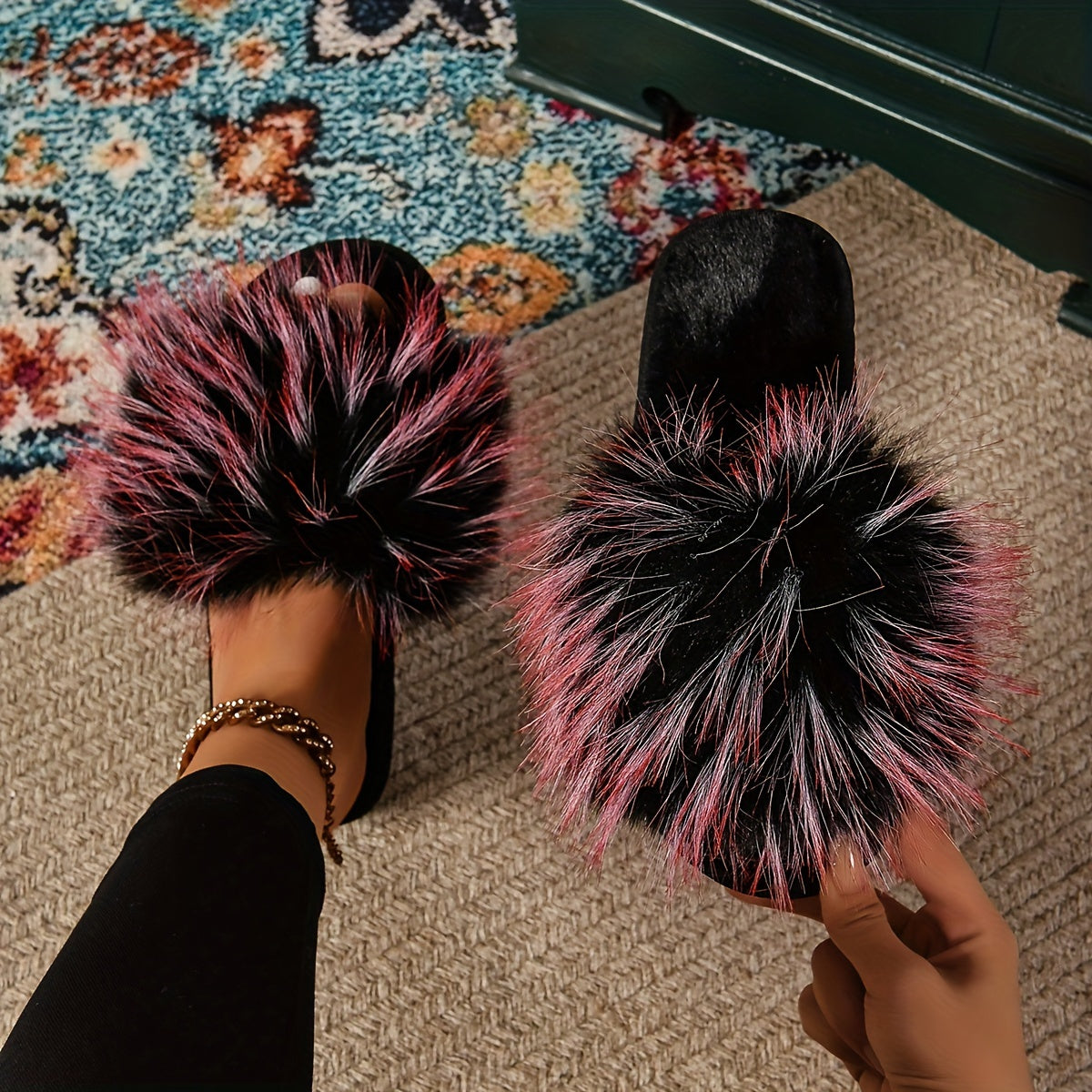 Ayollar uchun mo'ljallangan mo'rt faux junli slaydlar ichki choyshablar, sirpanmaydigan TPR, yozgi