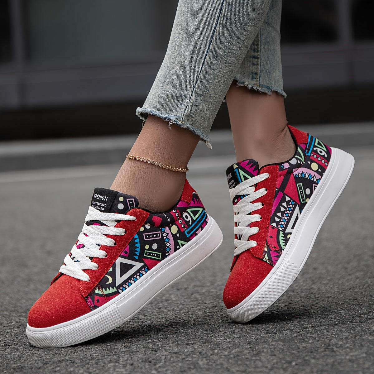 Women's Casual Skate Shoes Lightweight Anti-Slip Fabric Geometric Pattern for Outdoor and Daily Wear