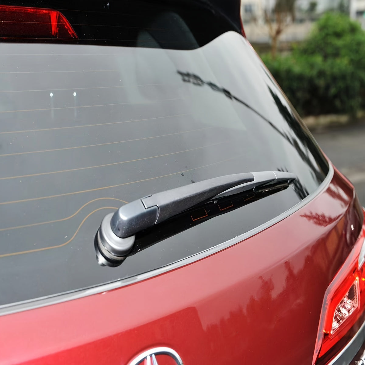 Universal Rear Wiper Blade Natural Rubber 30.48cm 35.56cm All-Weather Replacement