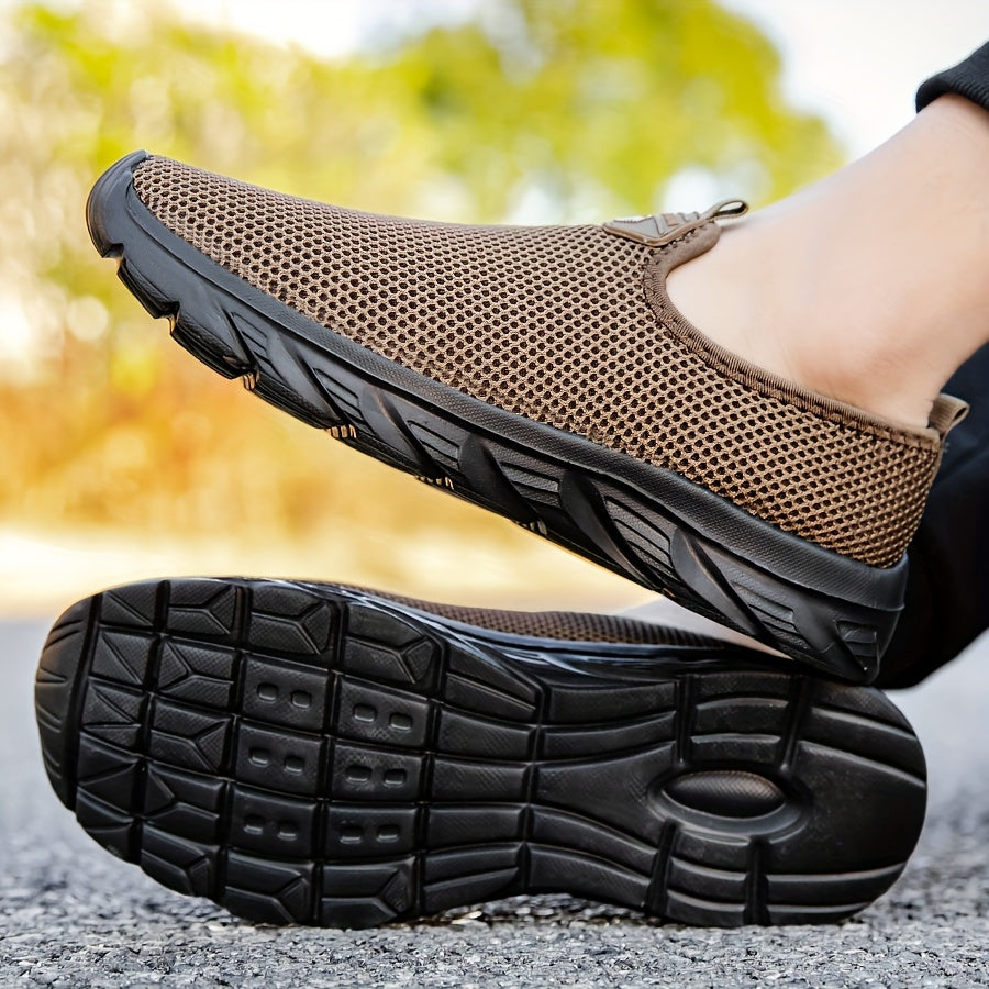 Plus-Size Casual Sports Shoes for Men and Women Mesh Slip-On Low Top All-Season