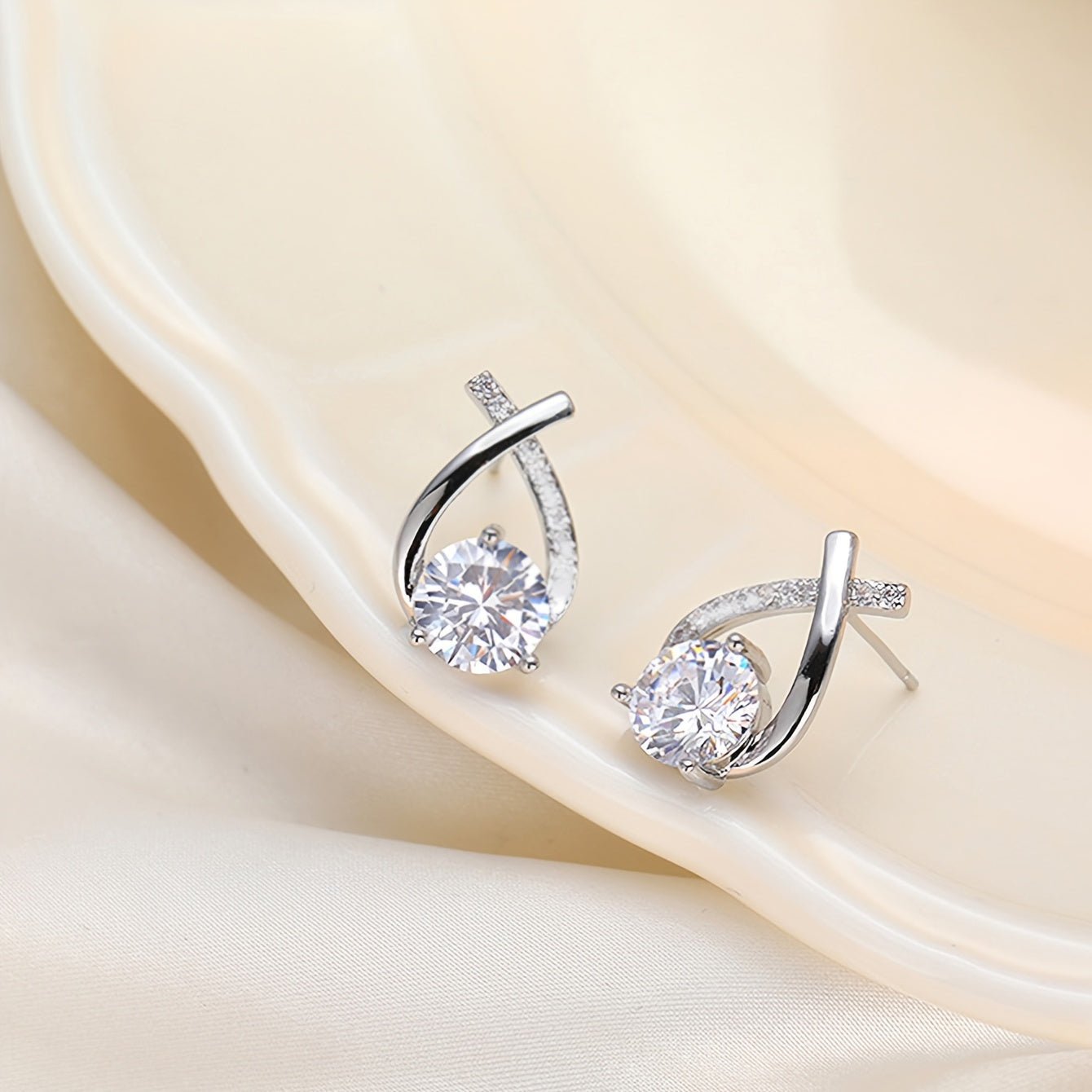 Women's Vintage Alloy Stud Earrings Rhinestone Cross for Daily and Party