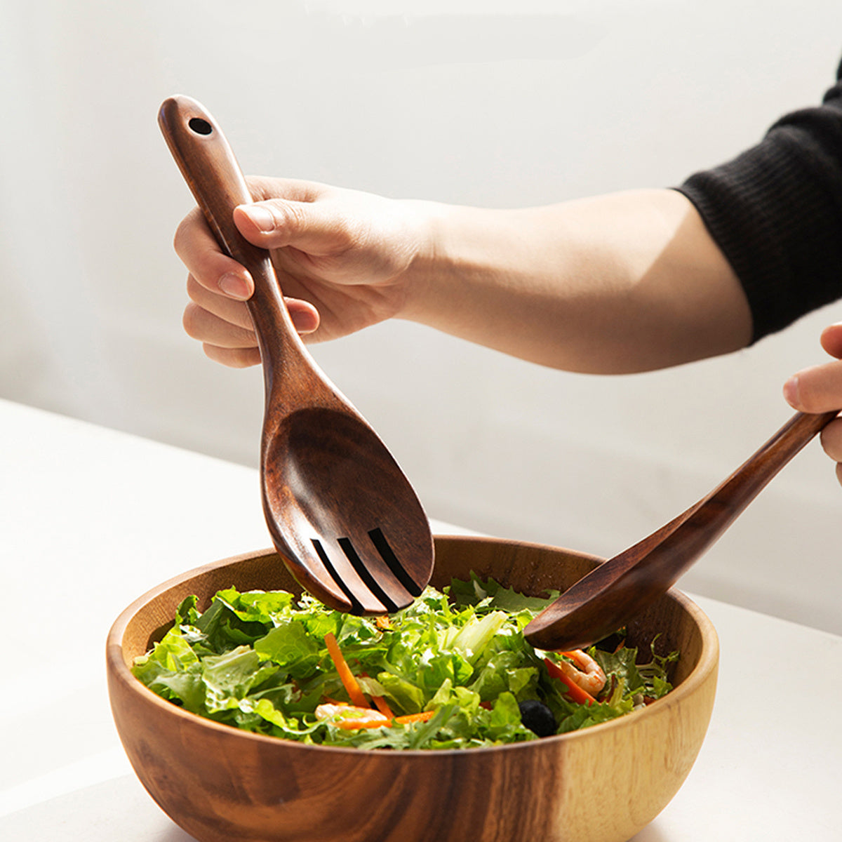 2 ta Akatsiya yog'och salat qoshiq to'plami, uzun tutqichlar bilan