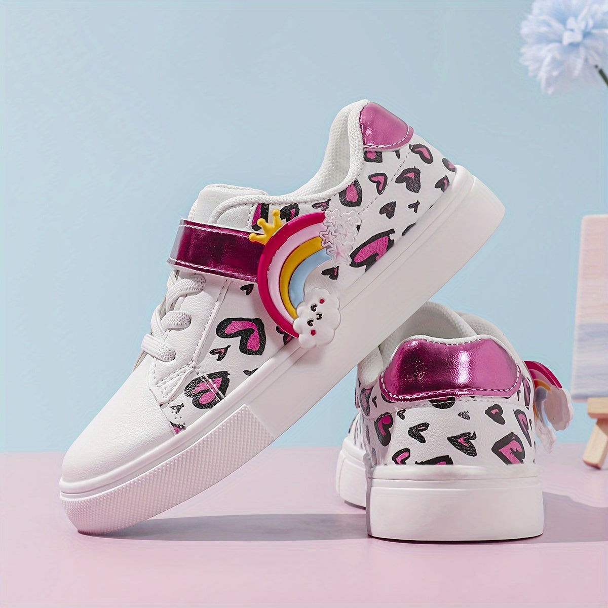 Girls Low Top Sneakers with Heart Rainbow Print Non-Slip Casual Shoes for All Seasons