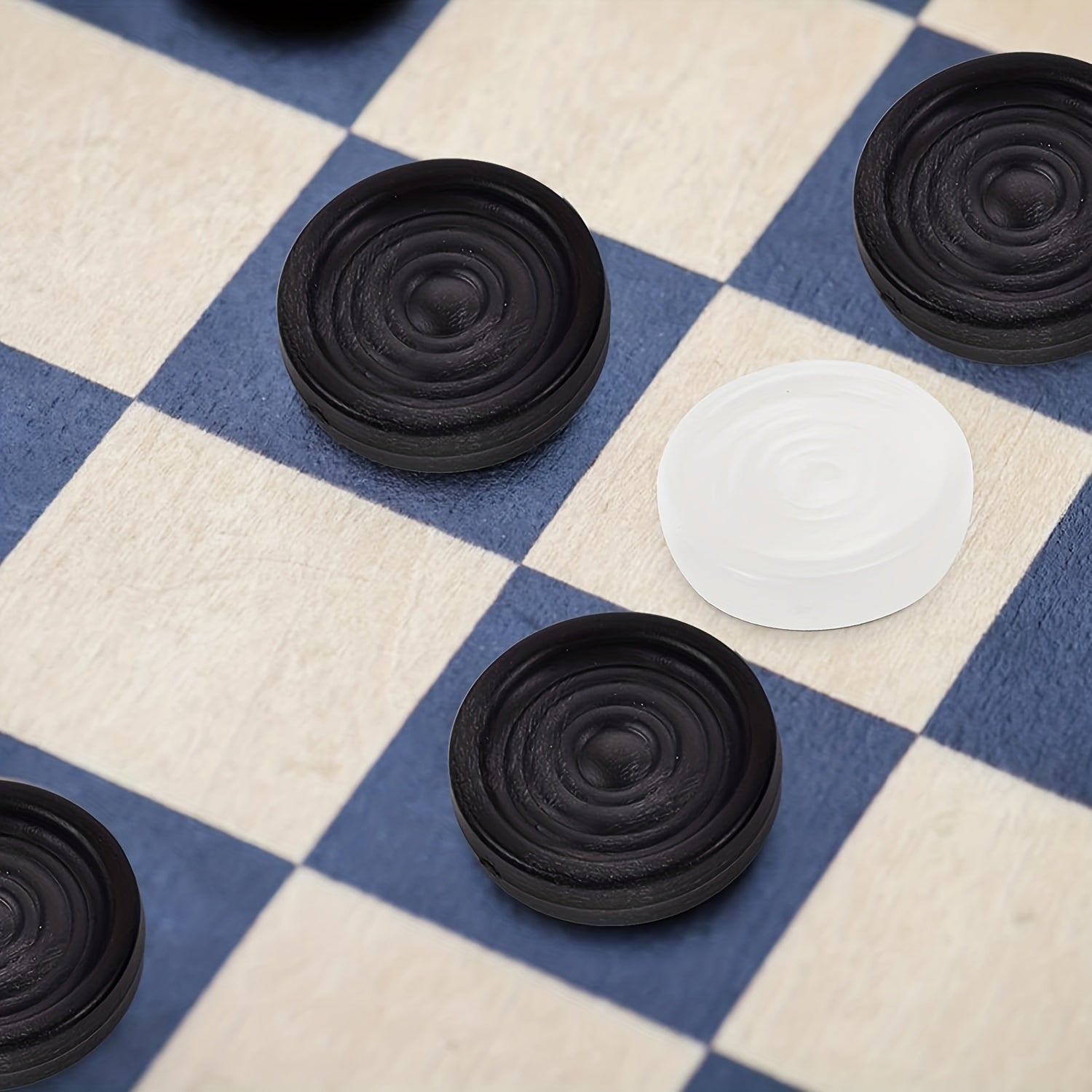 32 Black and White Plastic Backgammon and Chess Pieces for Board Games