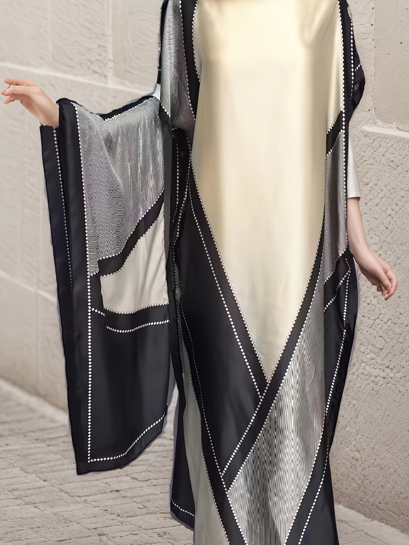 Women's Plus Size Traditional Middle Eastern Dress with Batwing Sleeves Black Beige Geometric
