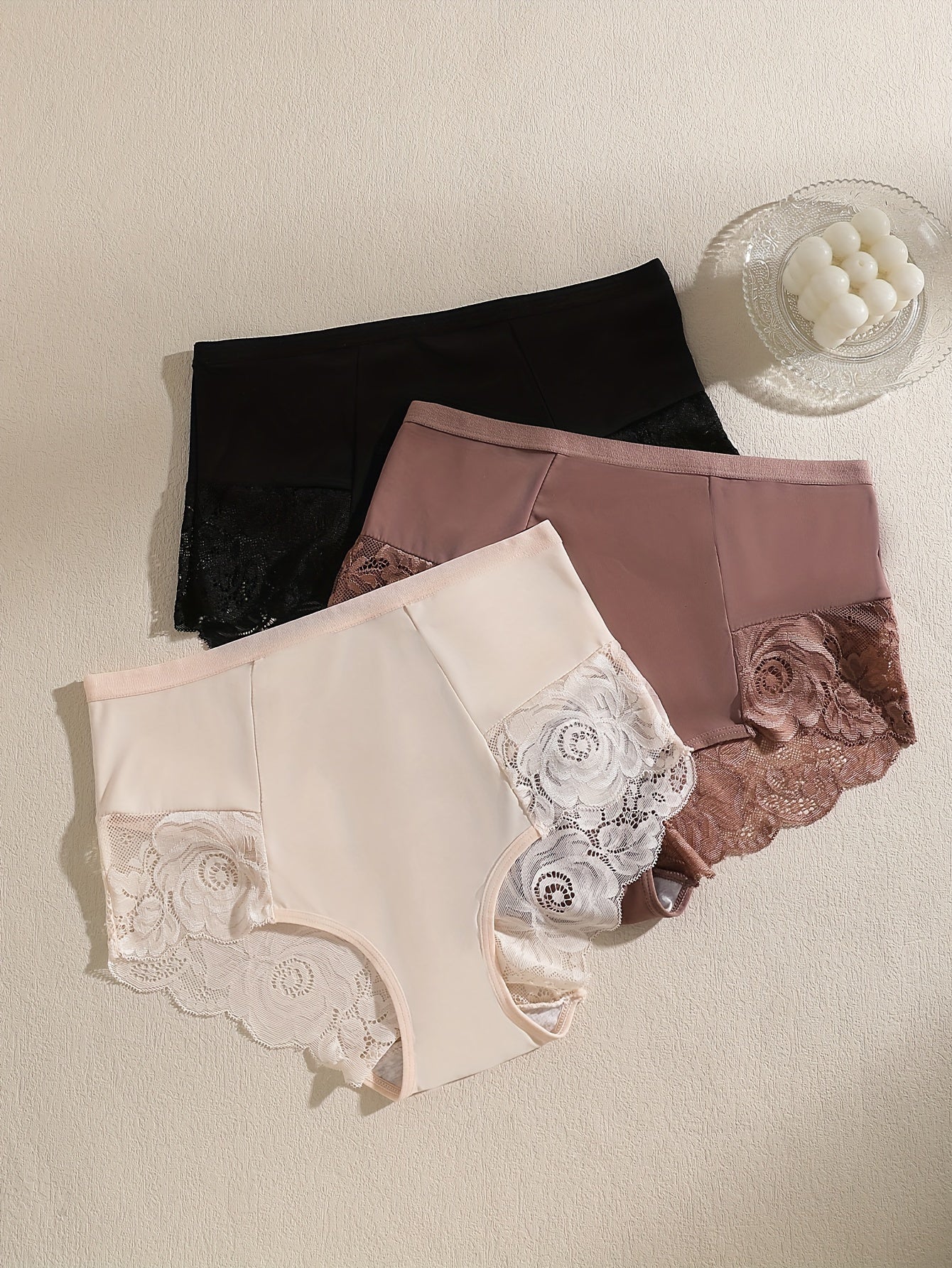 Set of 3 Women's Lace Briefs with Contrast Colors and Scallop Trim Breathable Underwear