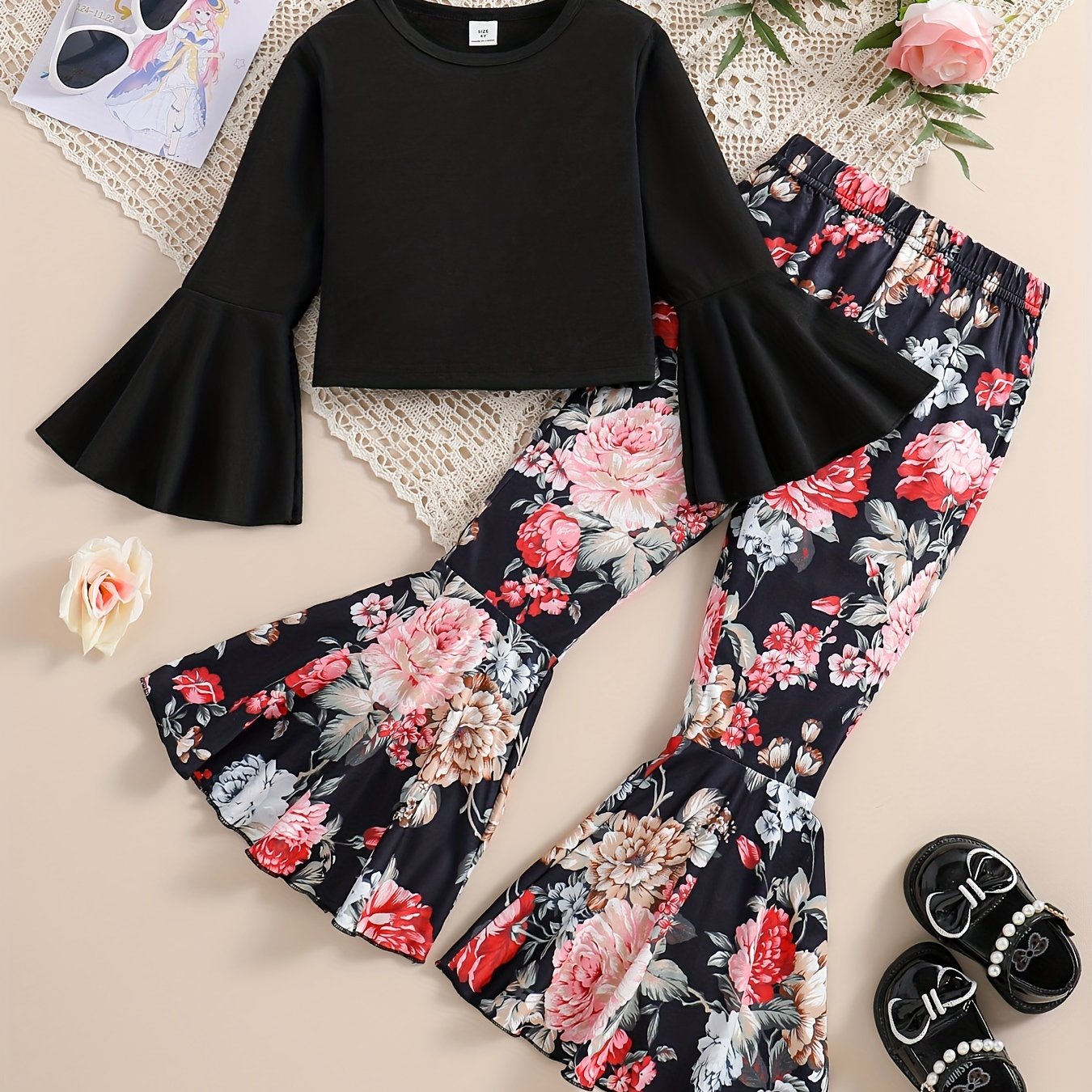 Девчачий комплект из двух предметов: черная блузка с расклешенными рукавами и расклешённые брюки для повседневных и школьных вечеринок