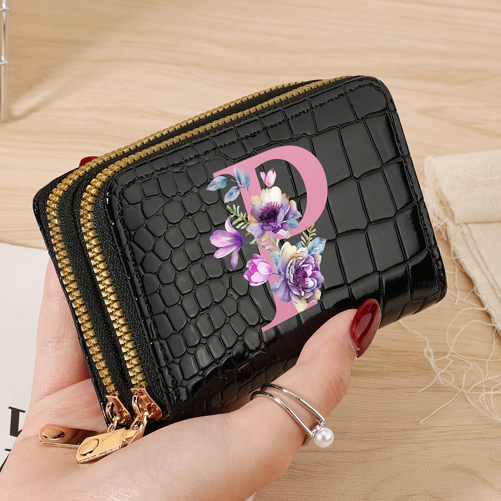 Стильный женский кошелек с крокодиловым узором и дизайном "P", сумка с двойной молнией черного, белого и розового цветов. Модная монетница для путешествий и повседневного использования, школьный аксессуар с текстурой.