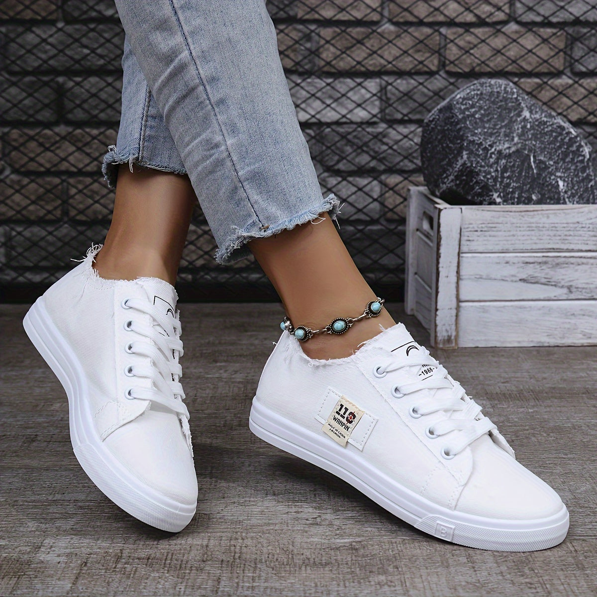 Women's Casual Low-Top Lace-Up Sports Shoes in Solid Color