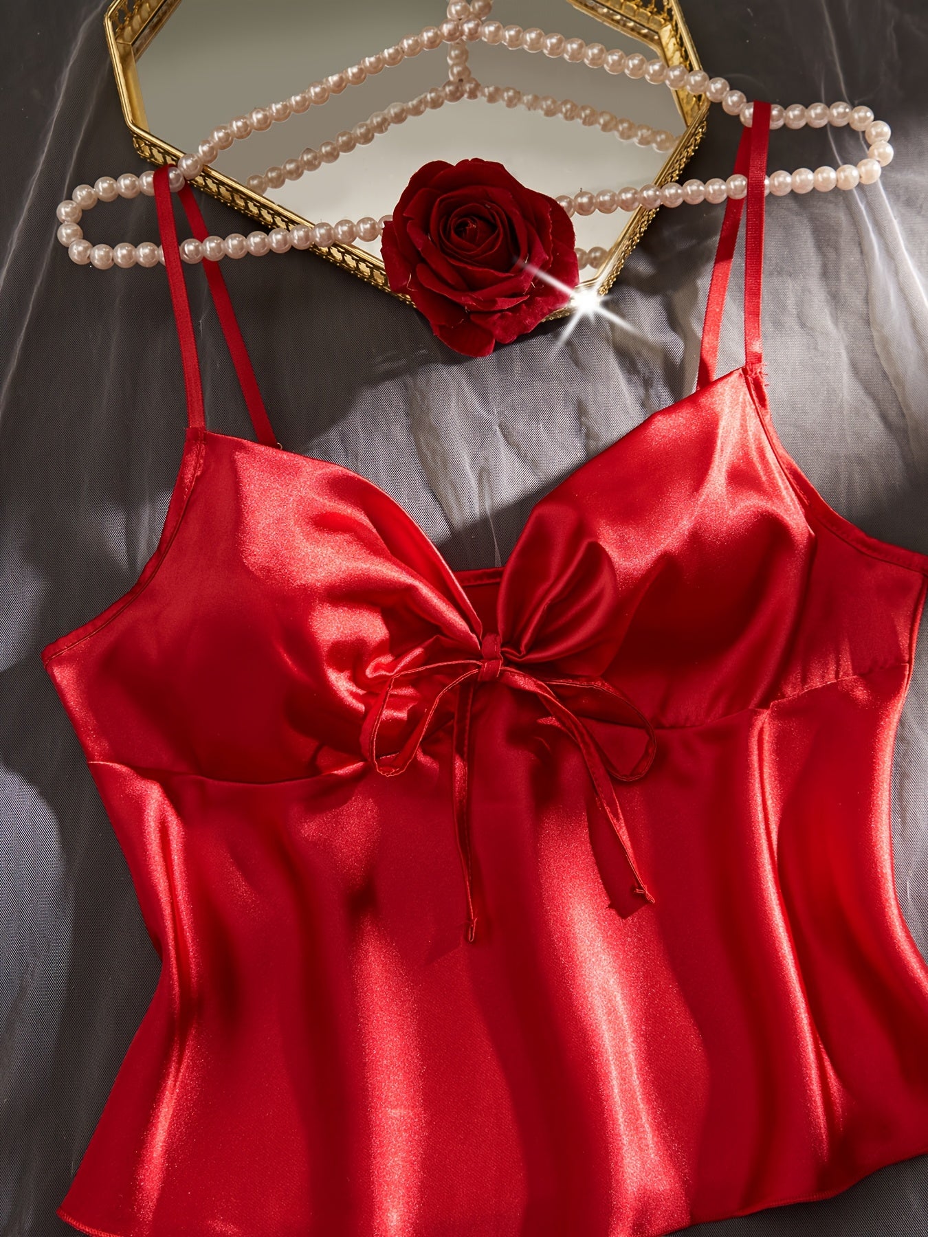 Sevgi kuni ayollar uchun sexy V-yuqori pijama to'plami, qizil yurak printi bilan uzun shimlar va saten kamisol tepa