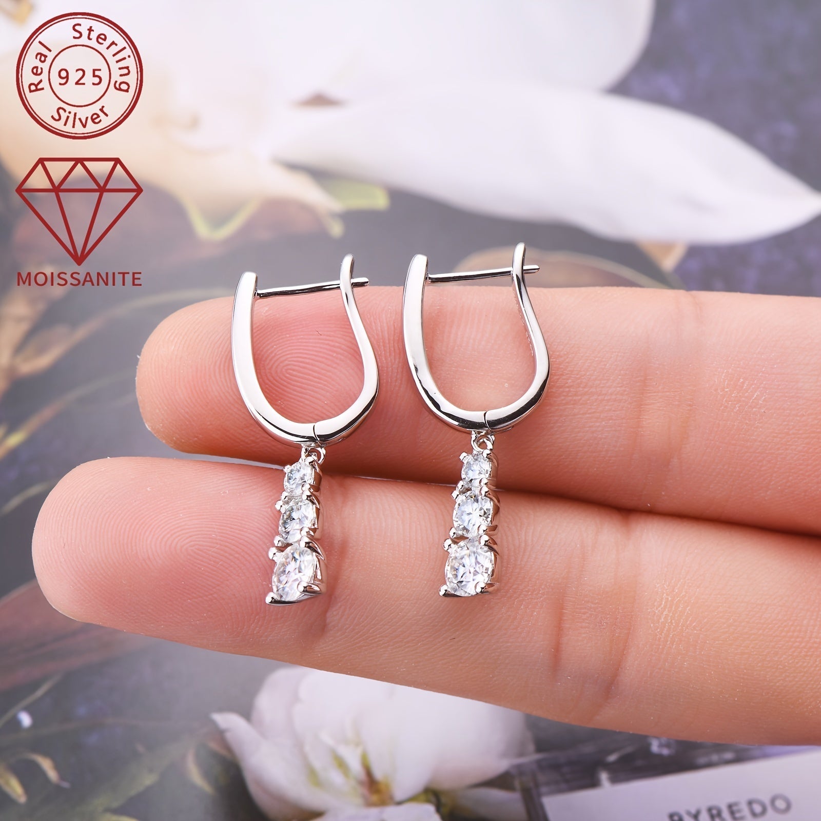 Стильные серьги-кольца с подвеской в форме капли из серебра 925 пробы, украшенные камнями моиссанита размером 5 мм, 4 мм и 3 мм, идеальны для особых случаев, таких как праздники и свадьбы.