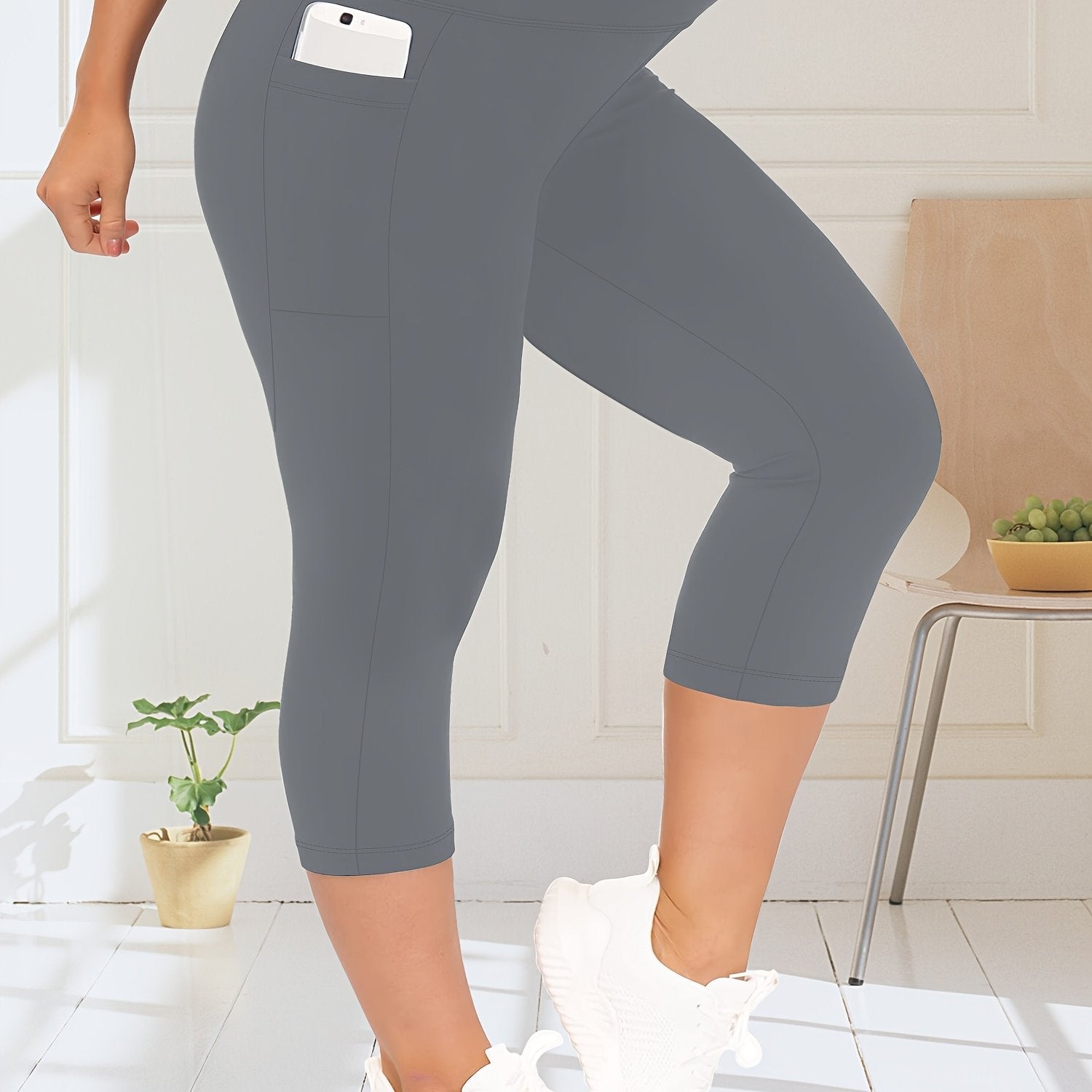 Plus Size Women's High-Waisted Capri Leggings with Side Pockets