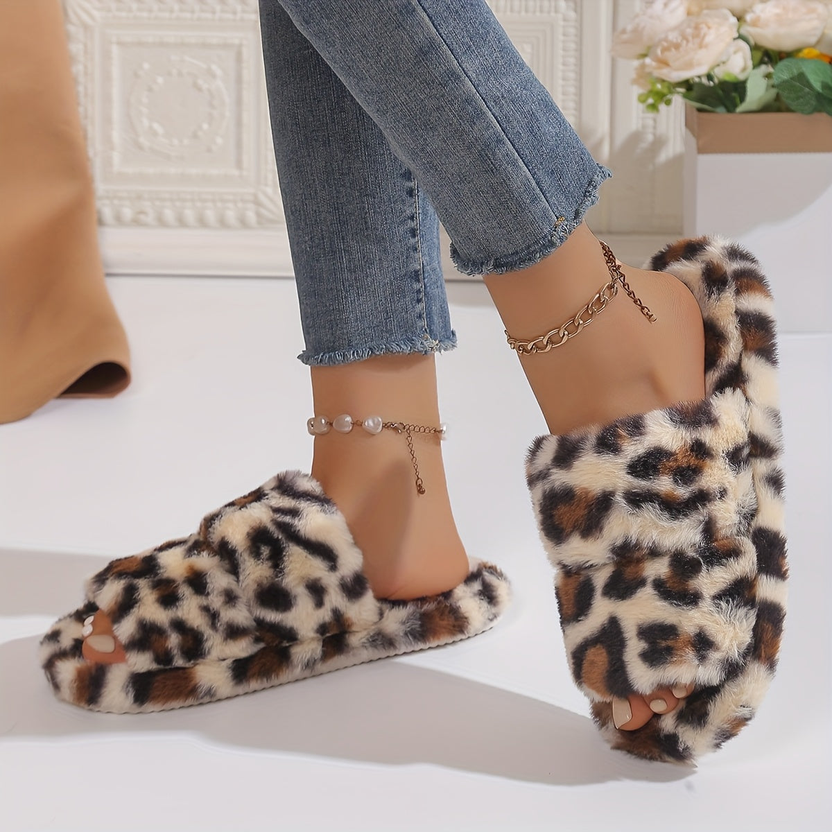 Women's Plush Leopard Print Open-Toe Slippers with EVA Sole and Soft Fabric