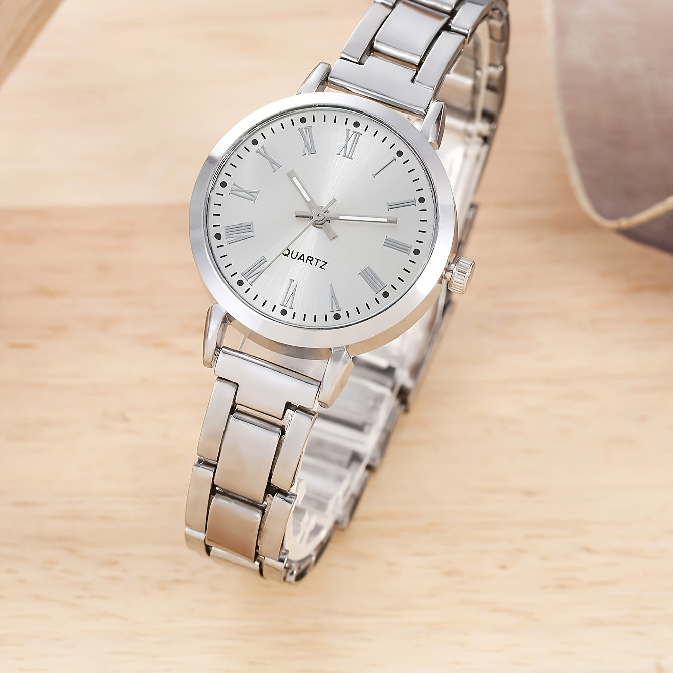 Women's Quartz Watch and Bracelet Set Light Luxury Zinc Alloy Round Non-Rechargeable Battery Gift for Her
