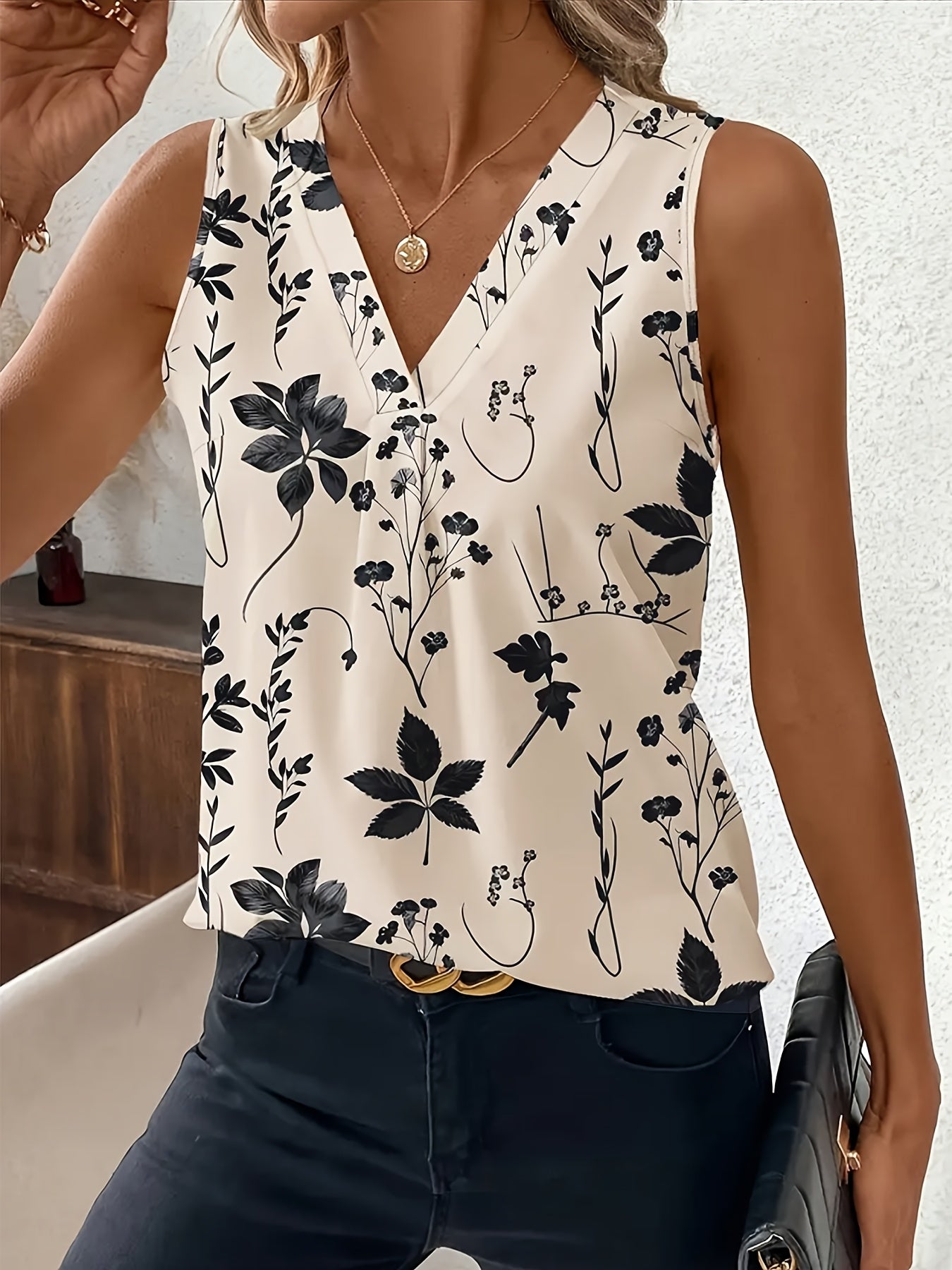 Женская безрукавка с цветочным принтом и V-образным вырезом, легкая летняя блузка