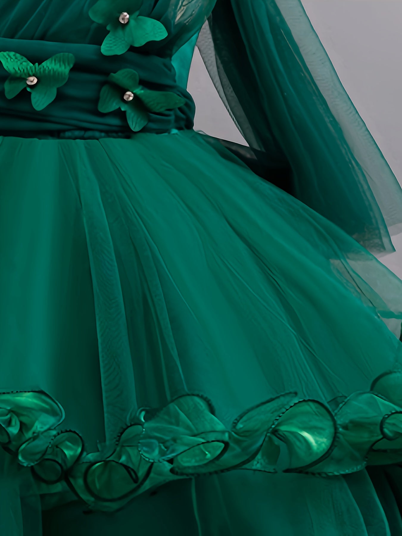 Girls Sleeveless Tulle Evening Dress with Train for Parties and Performances