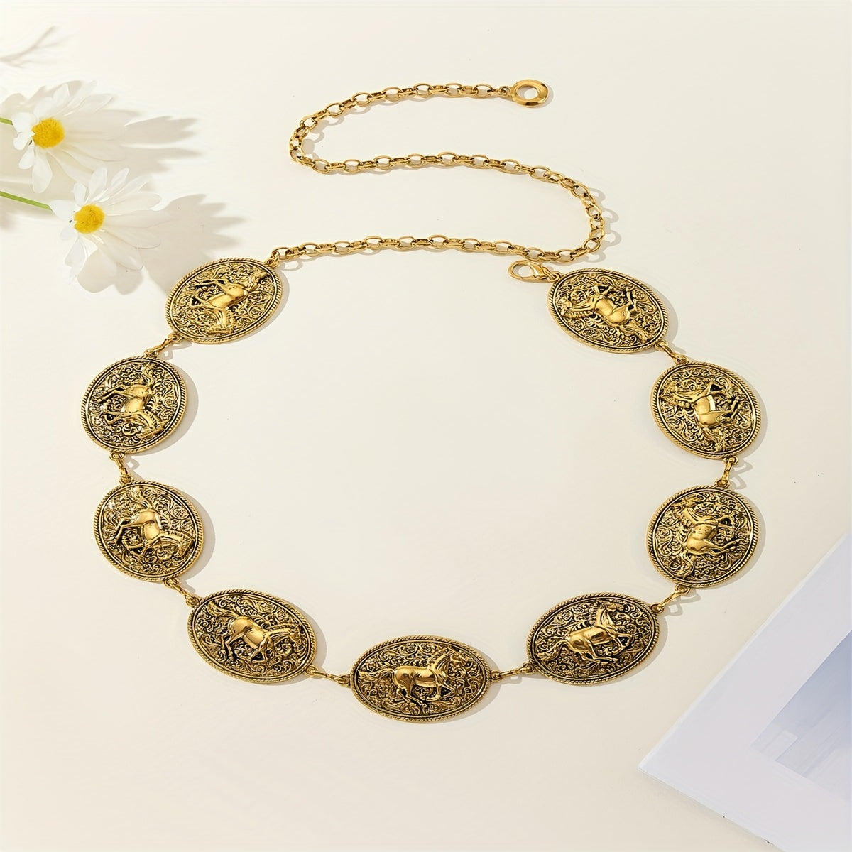 Ayollar uchun oltin teridan tayyorlangan belbog', 3D o'yma ot yugurish naqshli, sozlanadigan, kundalik aksessuar