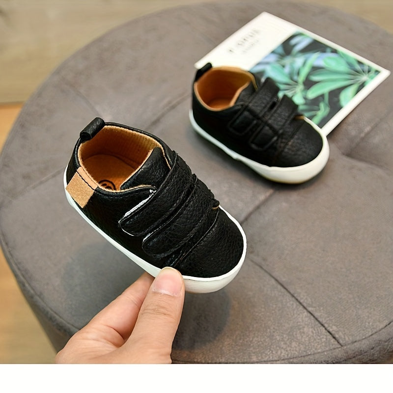 Kichkina erkak bolalar uchun sport poyabzali Yengil PU Moire Tassel sozlanadigan tutqichli siljish bilan Bahor yoz