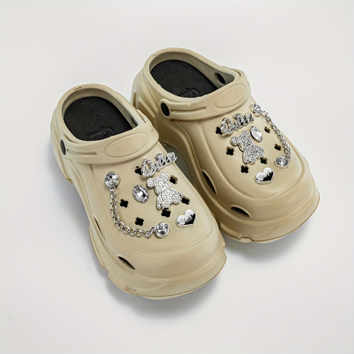 Women's Cartoon Rabbit Clogs Breathable Non-Slip Summer Beach Sandals