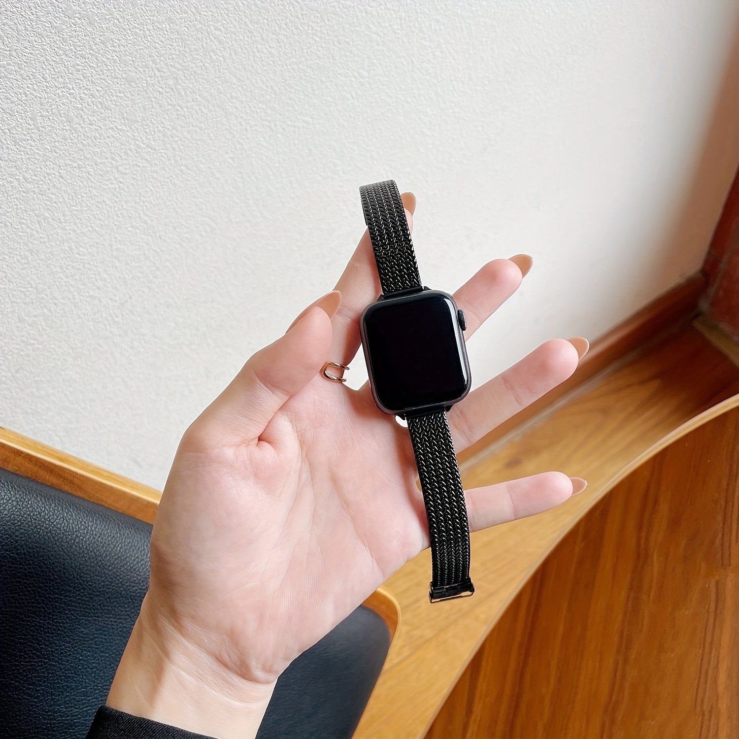 Women's Stainless Steel Mesh Watch Strap for iWatch 8/7/6/5/4/3/2/SE 38mm 40mm 42mm 49mm