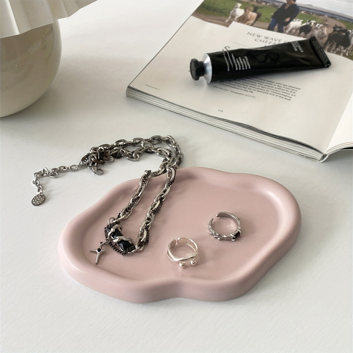 Ceramic Fan-Shaped Jewelry Tray for Accessories and Soap Storage