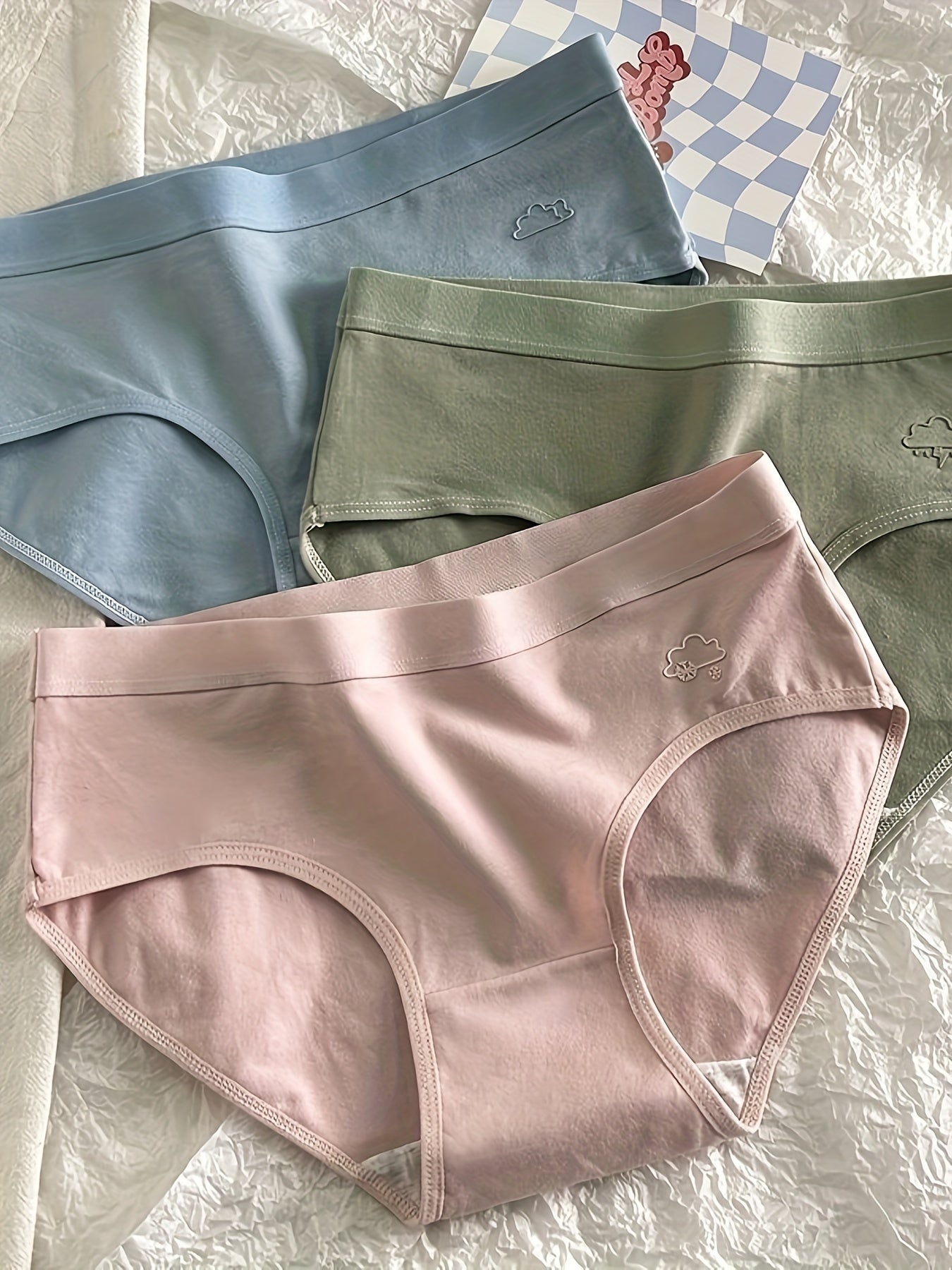 5 Pack Women's Seamless Breathable Cotton Briefs for Comfort and Everyday Wear