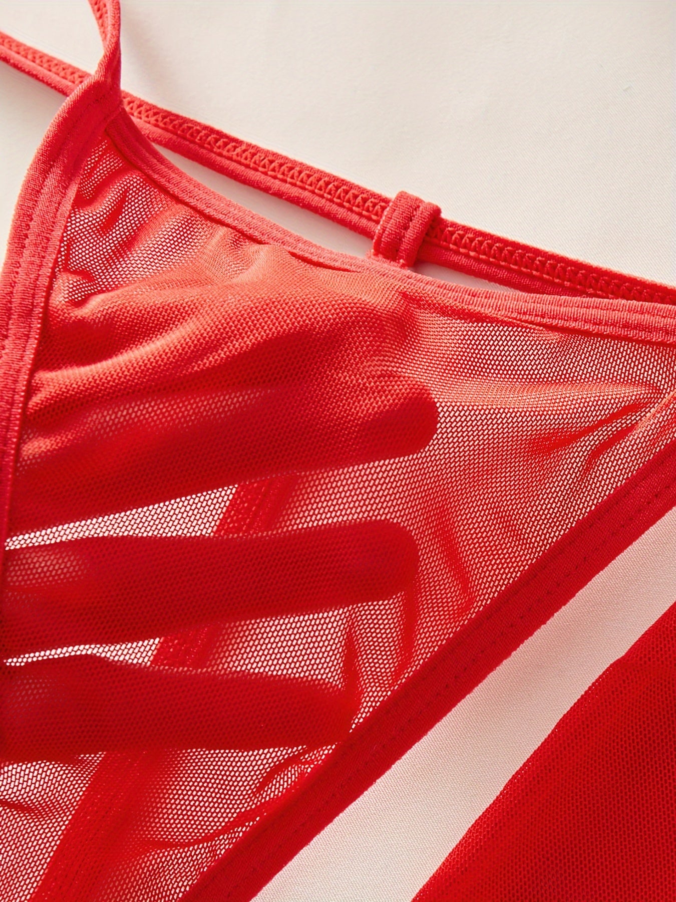 Conjunto de lencería de encaje rojo con diseño floral y decoraciones de lazo para mujeres