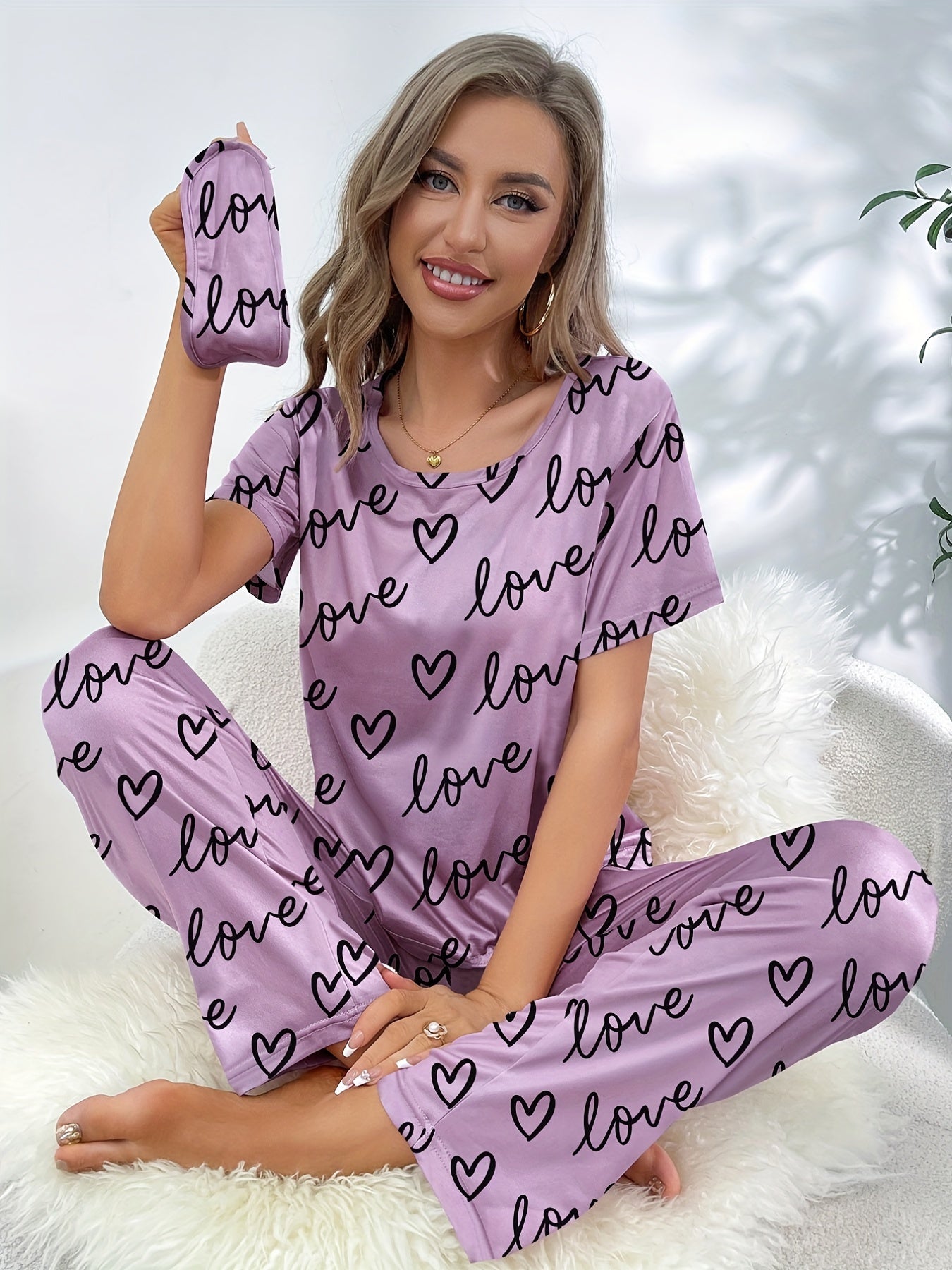 Women's Pink Heart Pattern Pajama Set with Short Sleeve Top and Long Pants