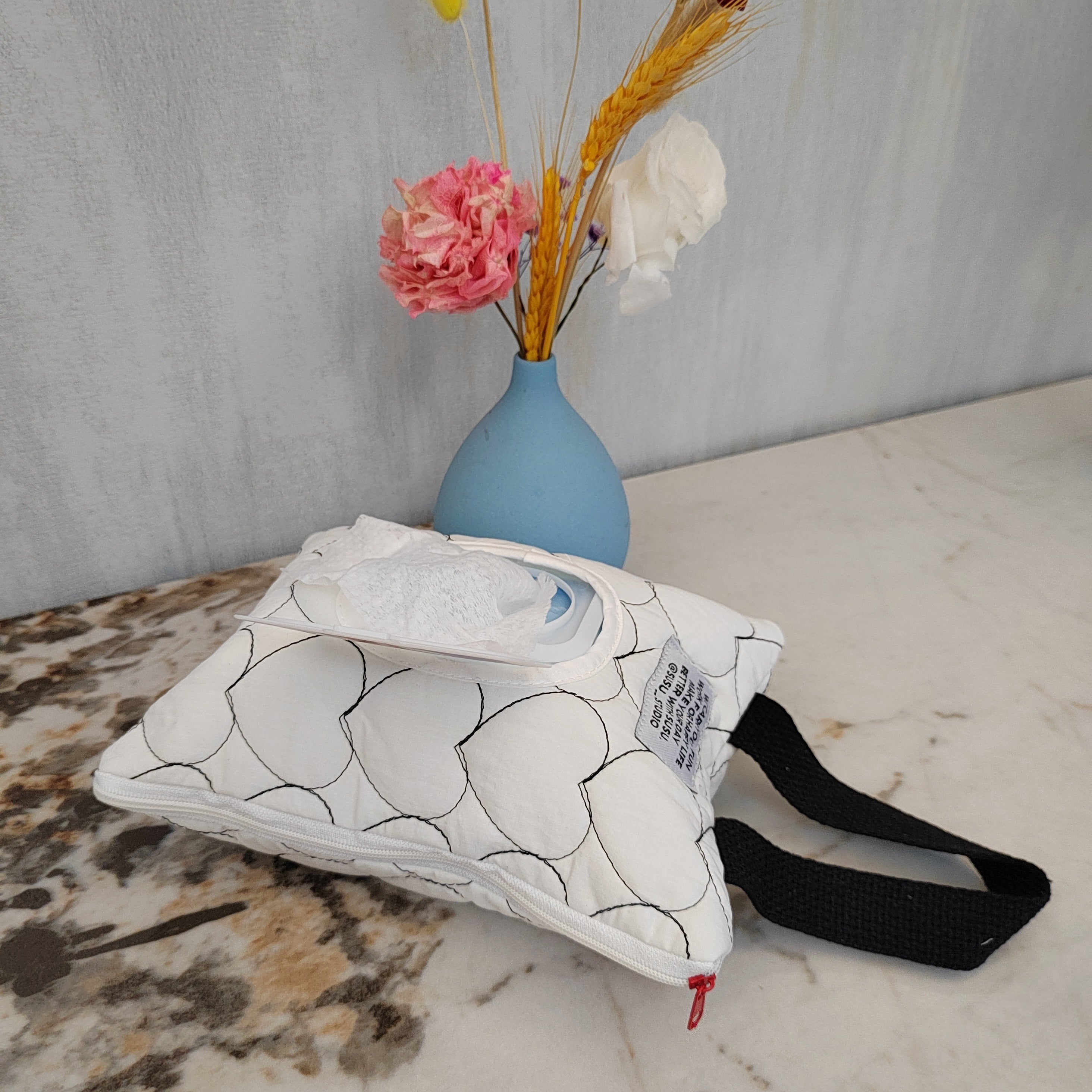 Travel-Friendly Tissue Storage Bag with Flip-Top Lid for Wet Wipes and Car Tissues