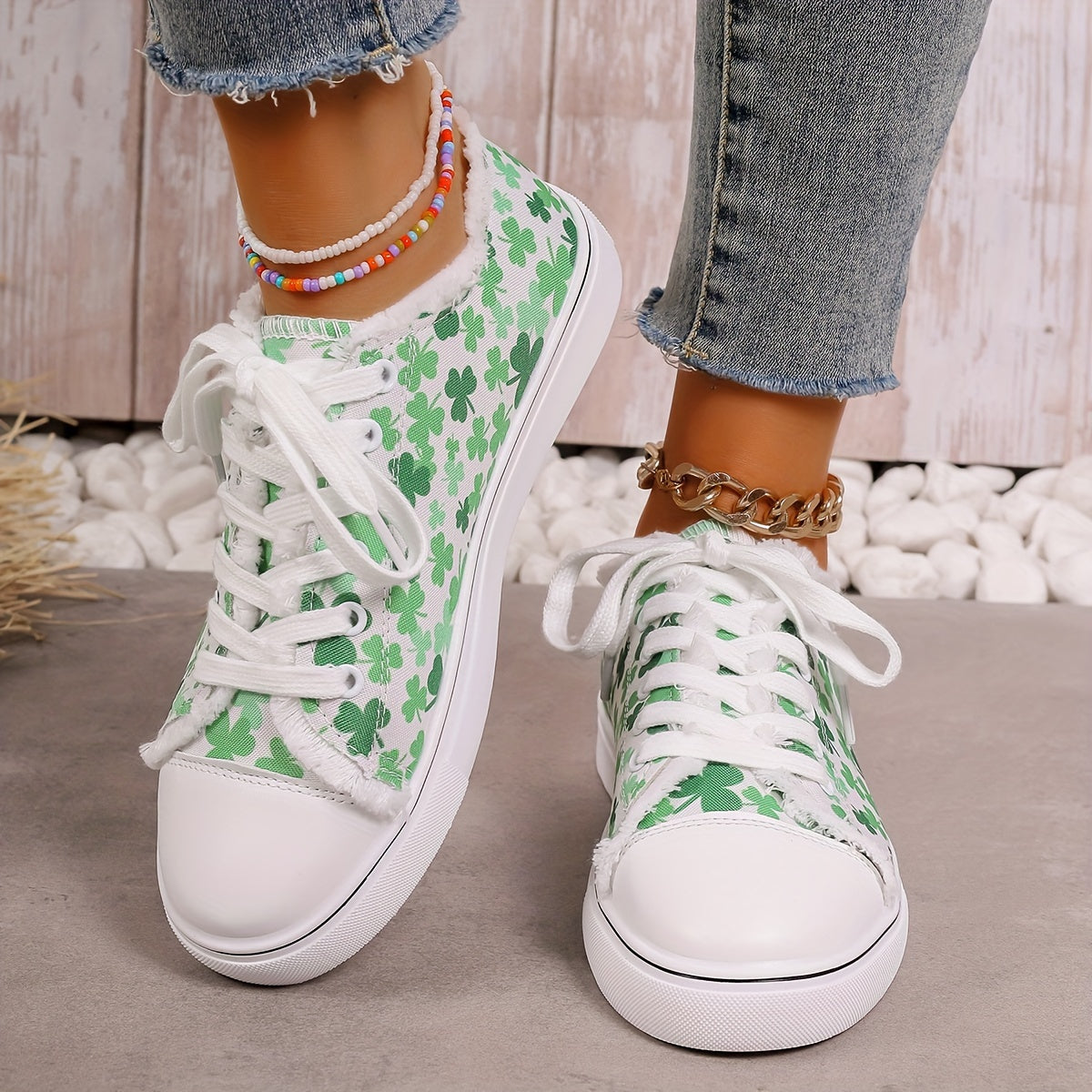 Women's Casual Floral Print Low-Top Sneakers Fabric Upper TPR Sole All-Season