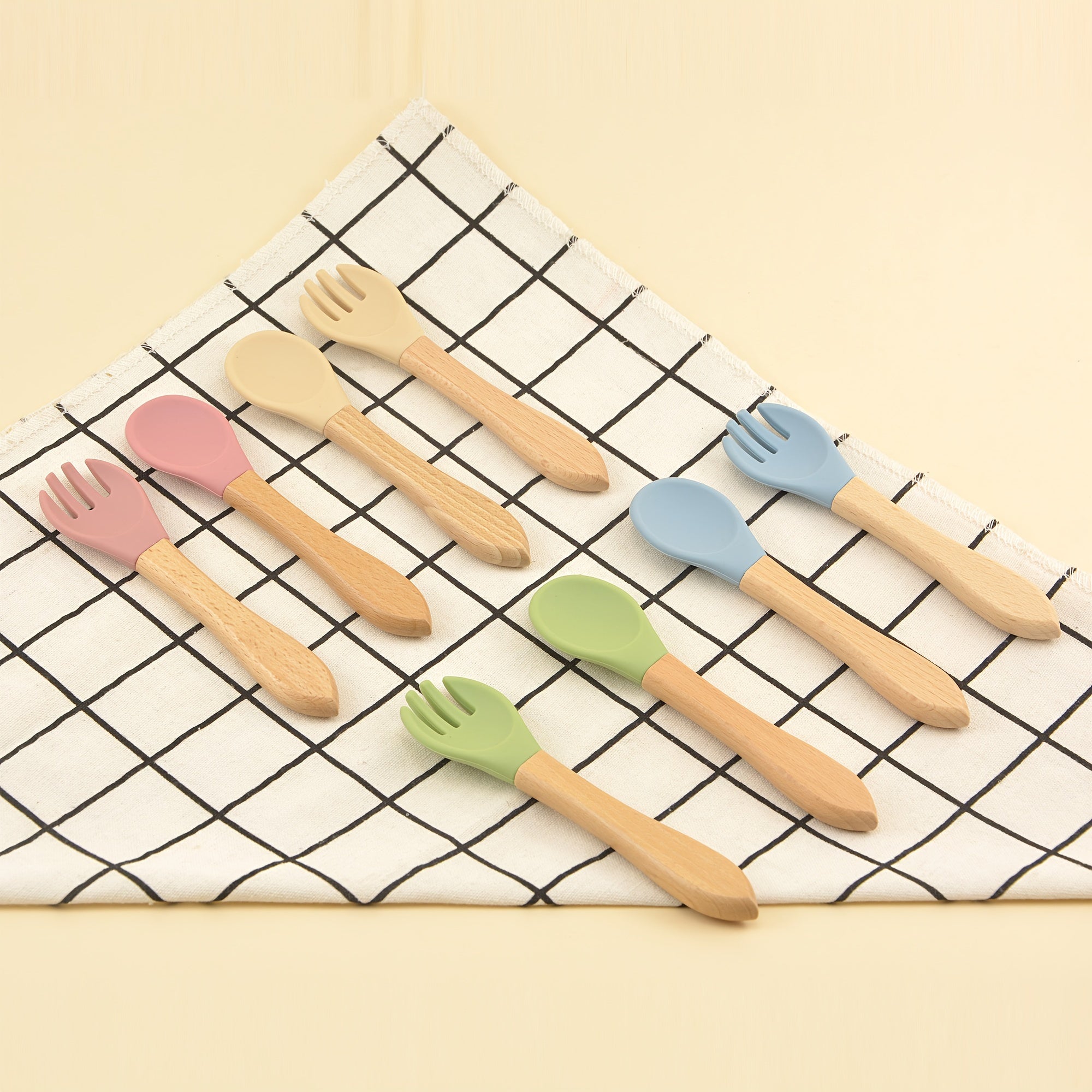 Set de alimentación para bebé 9 piezas, babero de silicona, plato con ventosa, plato, cuchara, tenedor, vaso para beber