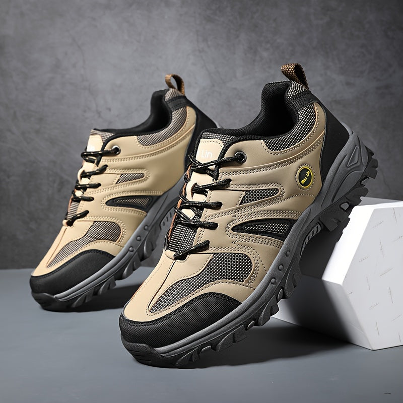 Tashqi faoliyatlar uchun mustahkam, sirpanmaydigan piyoda botinkalari.