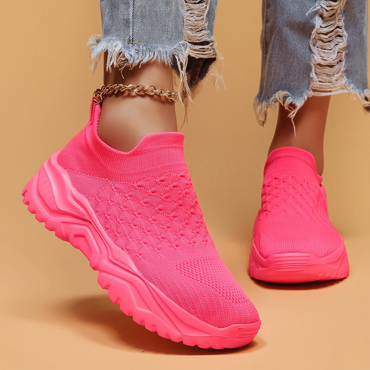 Ayollar uchun nafas oladigan tarmoqli slip-on krossovkalar oq rangda, kundalik sport poyabzali