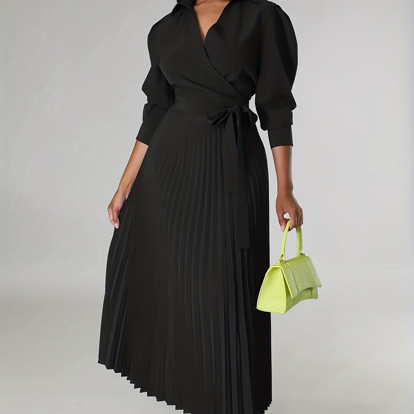 Плёночное платье с V-образным вырезом: Элегантная женская одежда с рукавами 3/4