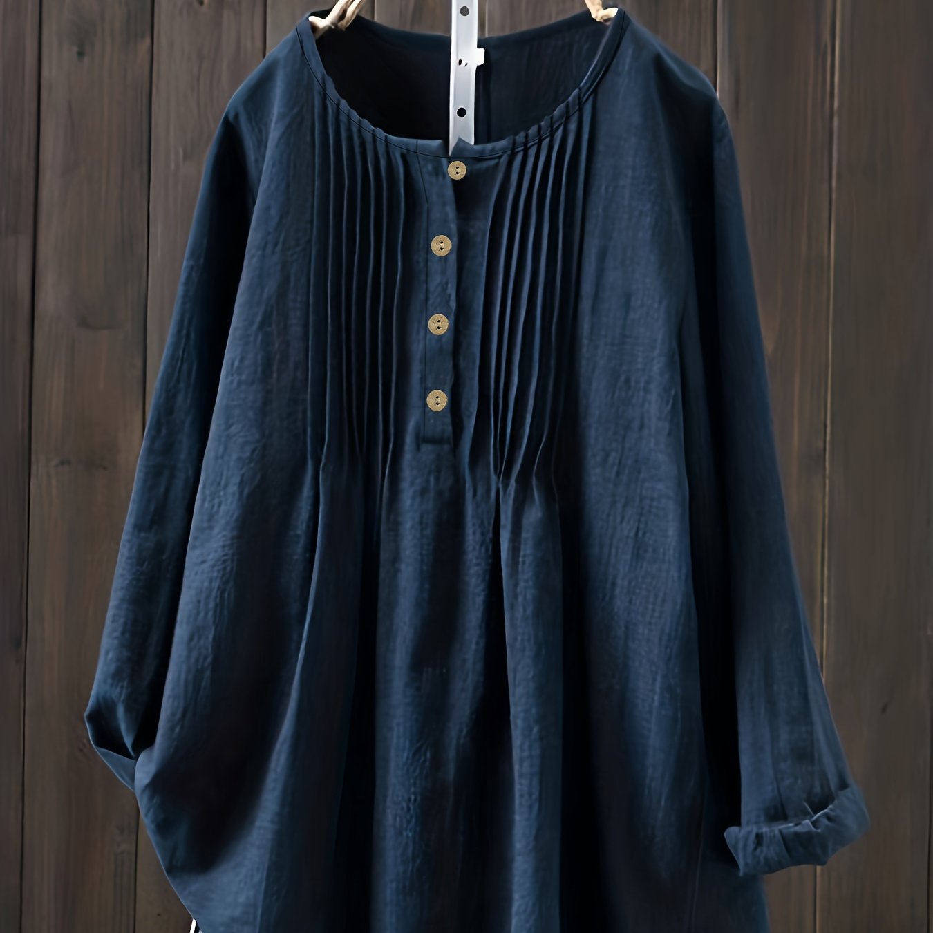 Katta o'lchamdagi ayollar uchun mustahkam pintuck crew neck bluzka, bahor va kuz uchun mukammal.