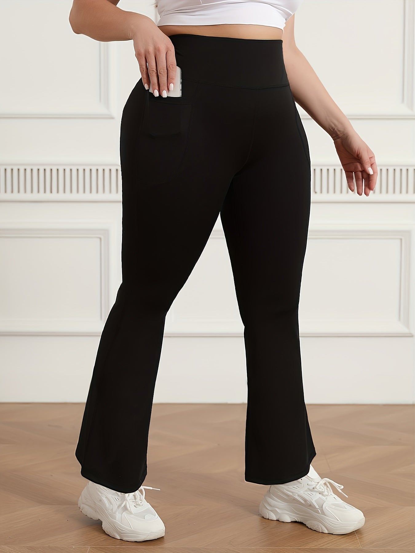 Plus Size High Waist Yoga Pants with Pockets Polyester Elastane Solid Color