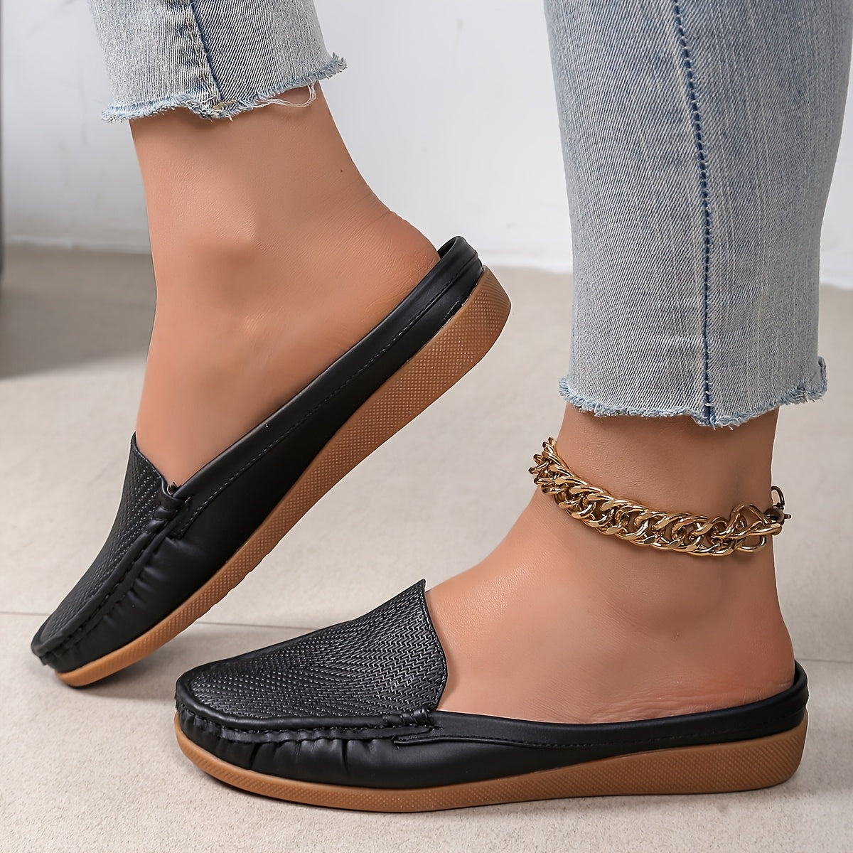 Zapatillas slip-on negras para mujer con cubierta de imitación, suela de corcho y diseño transpirable