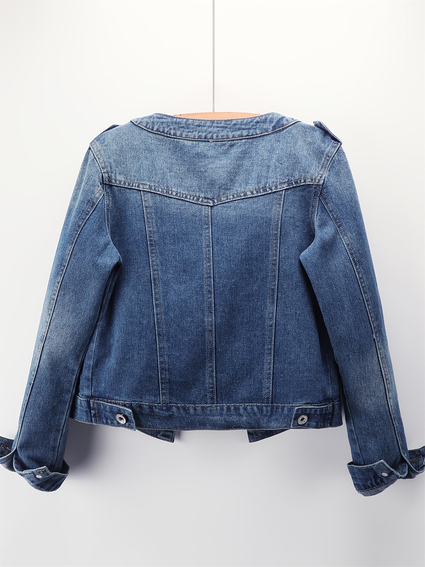 Ayollar uchun denim kurtka, uzun sleeve, kattalashtirilgan, bir rangli, bahor va kuz uchun