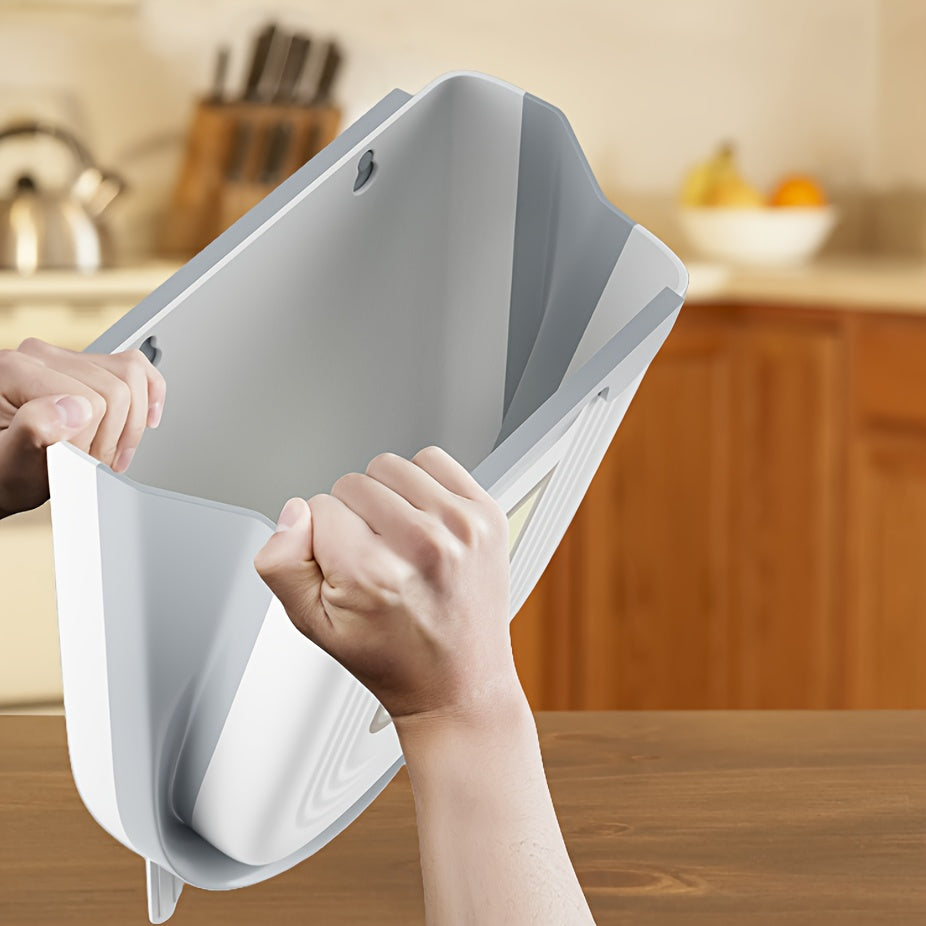 Uyda, avtomobilda, yotoqxona va hammom kabi turli joylarda foydalanish uchun ixcham yig'iladigan plastik axlat qutisi.