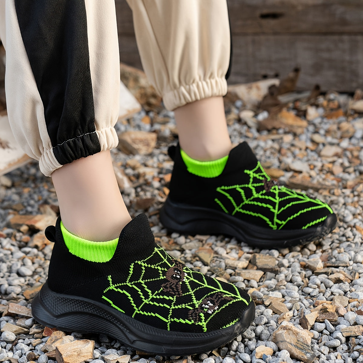 O'g'il va qizlar uchun to'rg'ay mavzusidagi slip-on krossovkalar - nafas oladigan, sirpanmaydigan, yoshlar uchun qulay tasodifiy poyabzal.